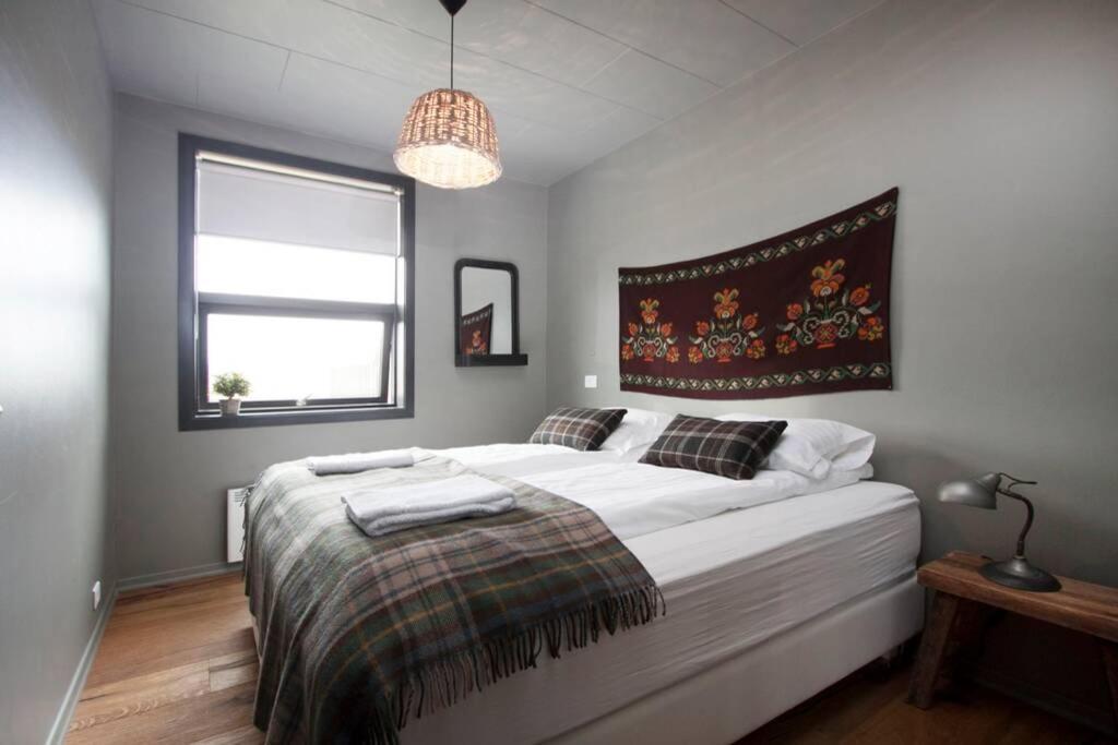 Ljarskogar Lodge Hjartharholtskirkja Extérieur photo